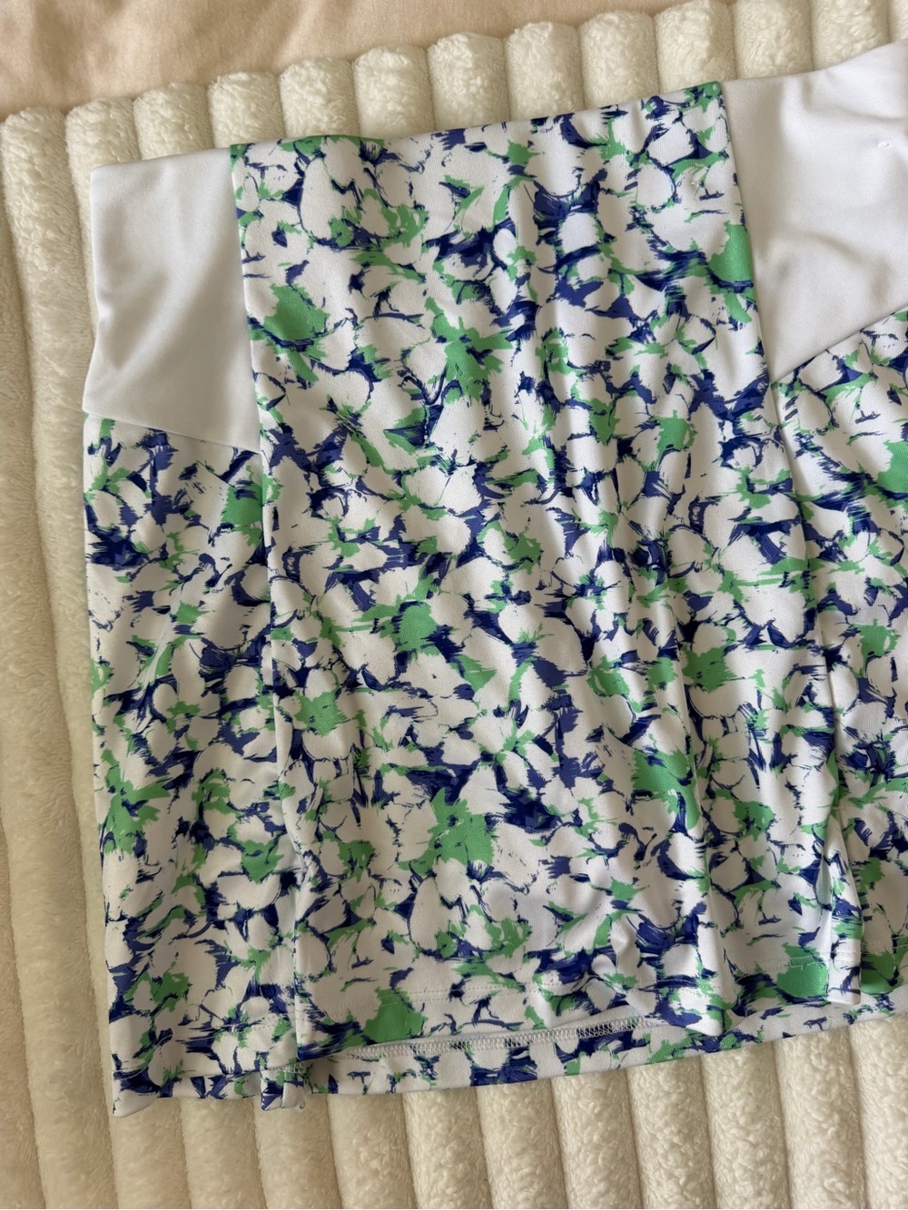 PGA Tour White Floral-Print Performance Skirt with Green & Blue Accents